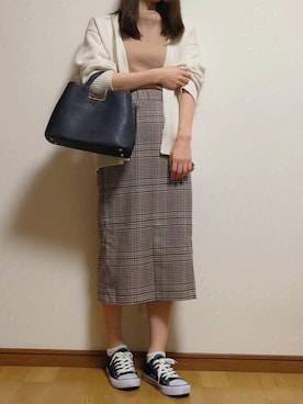 「GU（ジーユー）のアイテム（カーディガン/ボレロ、ホワイト系）」を使った、sakiさん（レディース・160cm）の秋コーディネート