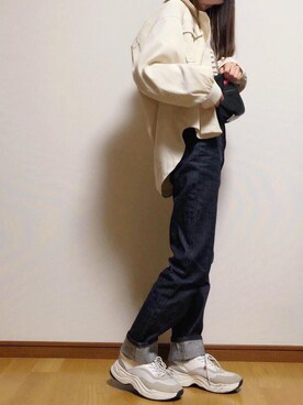 「しまむら（シマムラ）のアイテム（シャツ/ブラウス、ホワイト系）」を使った、sakiさん（レディース・160cm）の秋コーディネート