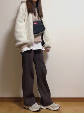 「GRL（グレイル）のアイテム（パーカー、ベージュ系）」を使った、sakiさん（レディース・160cm）の冬コーディネート