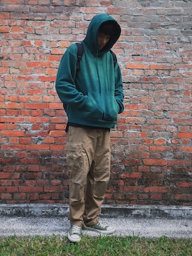 「ROTHCO（ロスコ）のアイテム（チノパンツ）」を使った、余杰恩さん（メンズ・181cm）の冬コーディネート