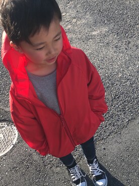 「ナイロンパーカー」｜ふじわら 佳緒里さん（キッズ・110cm）の春コーディネート