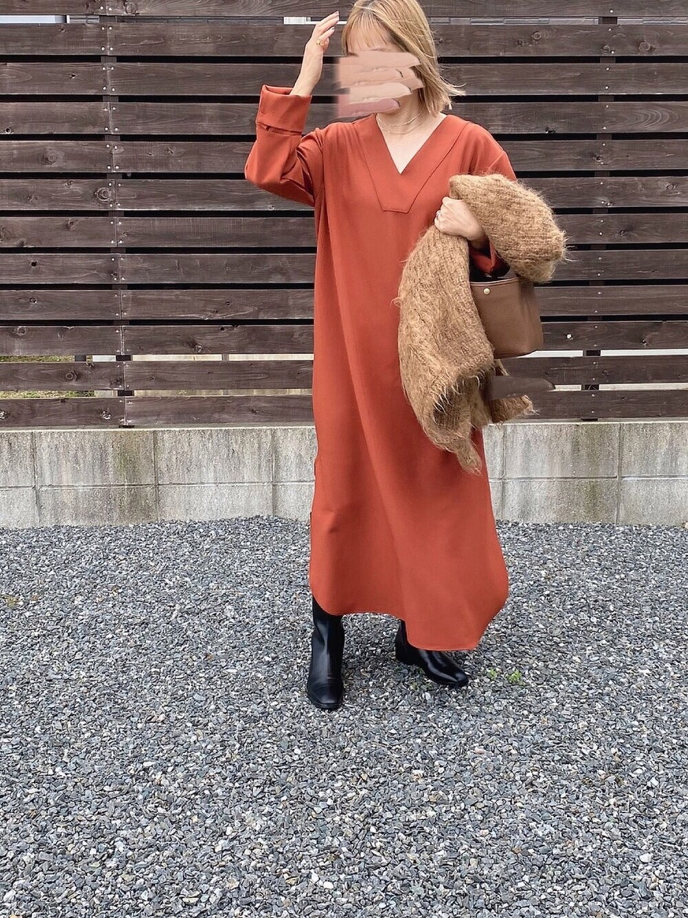 「カジュアル、大人カジュアル、シンプル、ワンピース、ブラウン、テラコッタ、カーディガン、ロングブーツ、ブーツ、低身長」｜「ticogのアイテム（ワンピース、ブラウン系）」を使った、iigg☺︎さん（レディース・154cm）の秋コーディネートの1枚目の写真