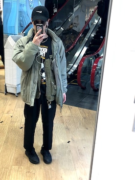 「COMME des GARCONS HOMME DEUX（コムデギャルソンオムドゥ）のアイテム（スラックス）」を使った、Toshiさん（メンズ・170cm）の冬コーディネート