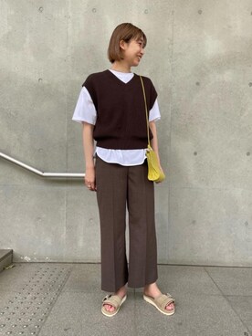 「CAMINANDO（カミナンド）の【別注】＜CAMINANDO＞∴スエードビッグバックルスライダーサンダル（サンダル、ベージュ系）」を使った、Saki Tomitaさん（レディース・168cm）の春コーディネート