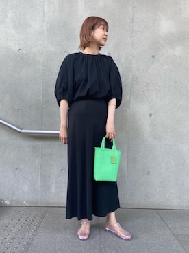 「BEAUTY&YOUTH UNITED ARROWS（ビューティーアンドユースユナイテッドアローズ）のBY∴ コットンボイルギャザーボリューム6分袖ブラウス -ウォッシャブル-（シャツ/ブラウス、ブラック系）」を使った、Saki Tomitaさん（レディース・168cm）の夏コーディネート
