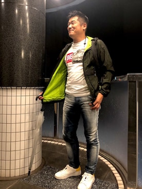 「DIESEL（ディーゼル）のアイテム（ナイロンジャケット）」を使った、高崎保典さん（メンズ・177cm）の秋コーディネート