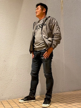 「DIESEL（ディーゼル）のアイテム（ブルゾン）」を使った、高崎保典さん（メンズ・177cm）の秋コーディネート