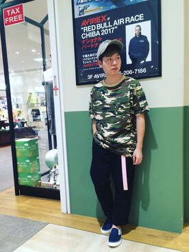 「アイテム（スリッポン、ブルー系）」を使った、takuroさん（メンズ・163cm）の春コーディネート