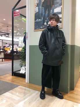 「AVIREX（アヴィレックス）のアイテム（マウンテンパーカー）」を使った、takuroさん（メンズ・163cm）の冬コーディネート