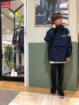 「AVIREX（アヴィレックス）のアイテム（マウンテンパーカー）」を使った、takuroさん（メンズ・163cm）の冬コーディネート