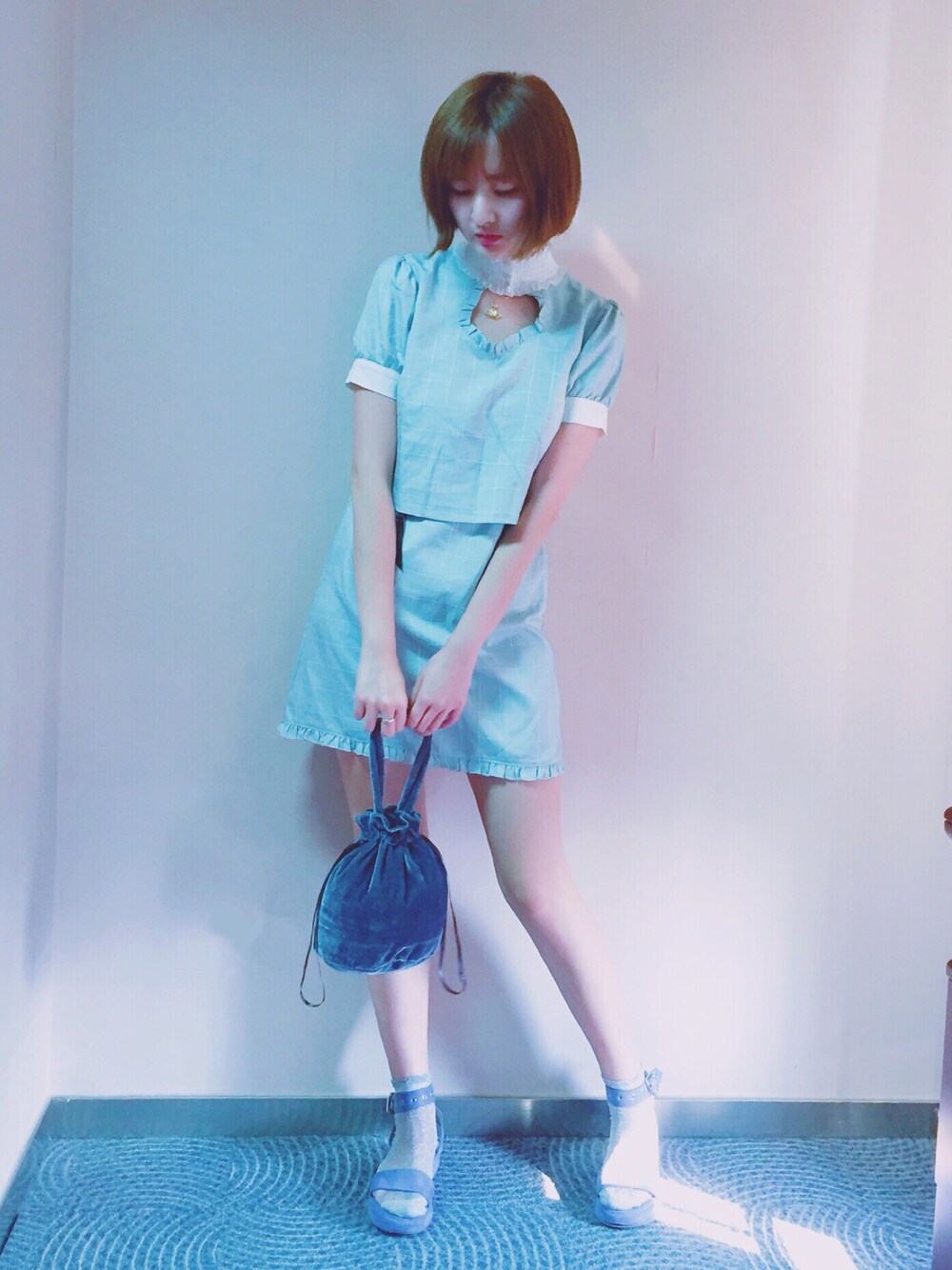 「EATME、WEGO、willselection、Vivienne Westwood」｜「EATMEのデコルテシャーリングネックワンピース（ワンピース、ブルー系）」を使った、Crystalさん（レディース・171cm）の夏コーディネートの1枚目の写真