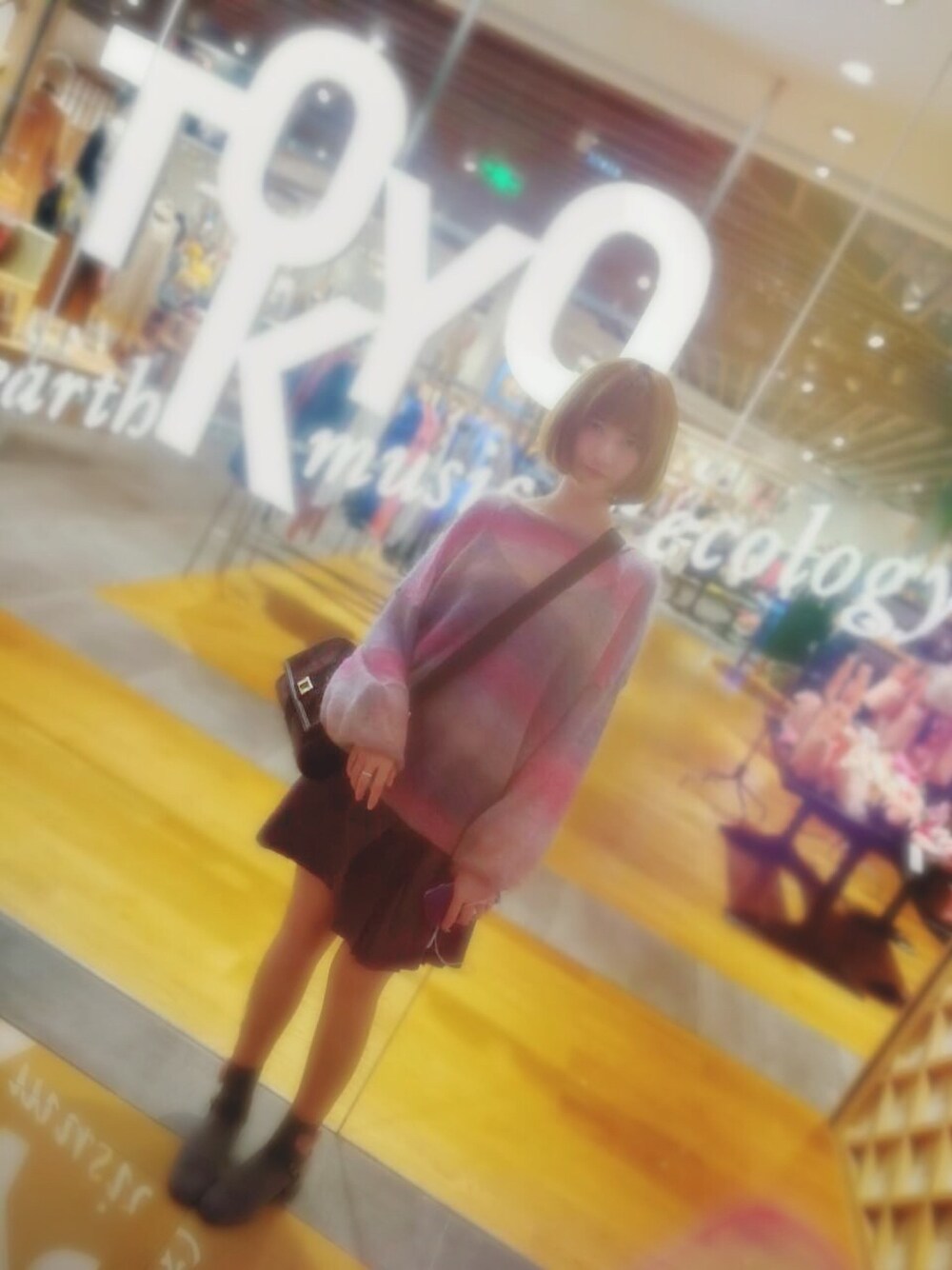 「KBF、snidel、kasumi、RANDA、Vivienne Westwood」｜「KBFのKBF チェックプリントアシメスカート（スカート、グレー系）」を使った、Crystalさん（レディース・171cm）の秋コーディネートの1枚目の写真