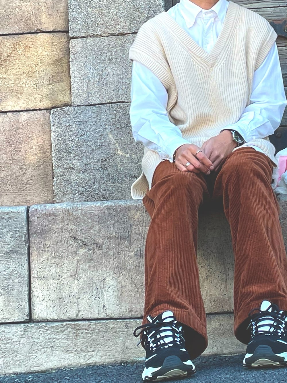 「ゆるコーデ、春、シンプル、おしゃれさんと繋がりたい」｜「GUのアイテム（ニット/セーター、ベージュ系）」を使った、富士山さん（メンズ・174cm）の冬コーディネートの1枚目の写真