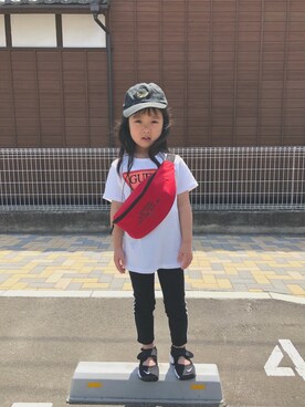 「Guess（ゲス）のアイテム（トップス）」を使った、572miniさん（キッズ・100cm）の春コーディネート