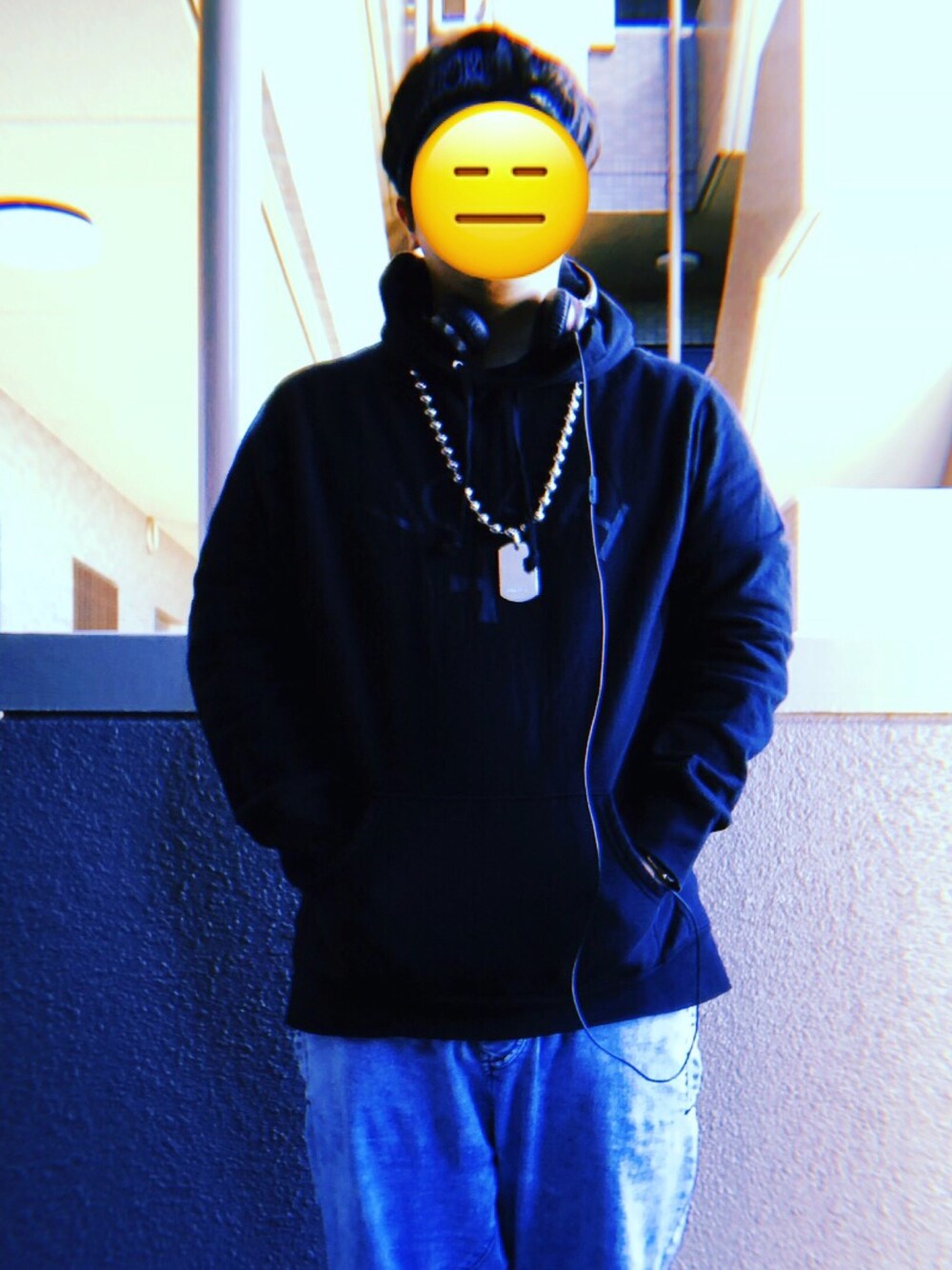 「休日スタイル、お洒落さんとつながりたい、ストリート、パーカー、ダイエット中」｜「Noahのアイテム（パーカー、ブラック系）」を使った、cokepotatoさん（メンズ・172cm）の冬コーディネートの1枚目の写真