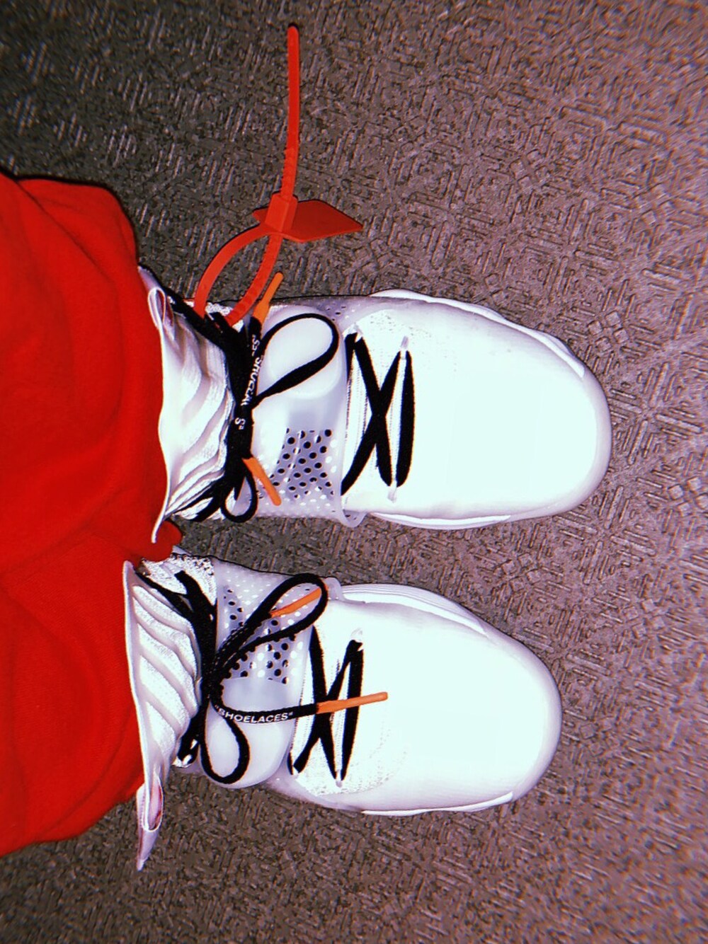 「おしゃれさんと繋がりたい、スニーカー、NIKE、theten、ストリート、足元くら部、offwhite」｜「NIKEのアイテム（スニーカー、ホワイト系）」を使った、cokepotatoさん（メンズ・172cm）の冬コーディネートの1枚目の写真