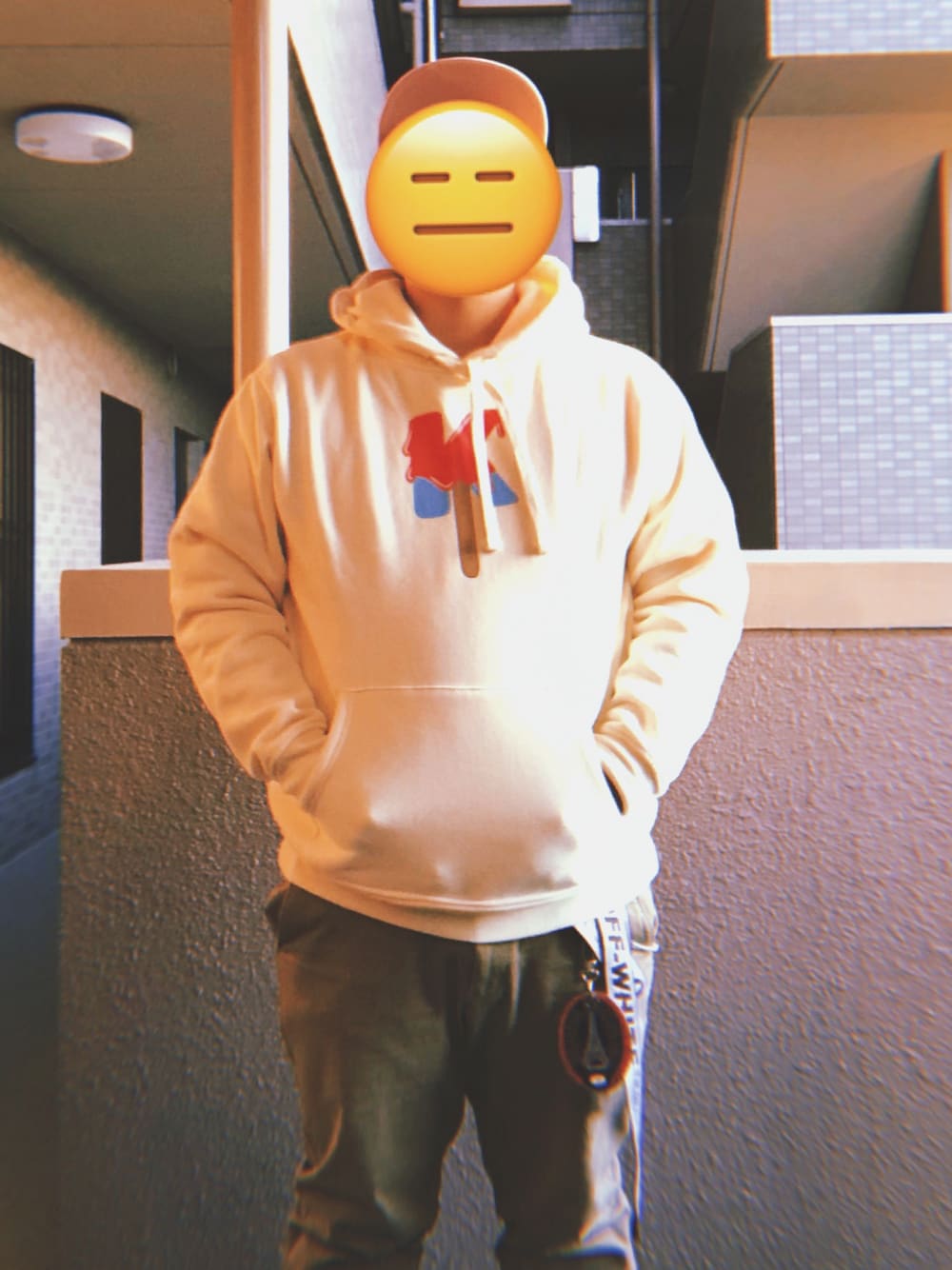 「お洒落さんとつながりたい、パーカー、ストリート、kith、kithtreats、kith×new era」｜「KITHのアイテム（パーカー、ホワイト系）」を使った、cokepotatoさん（メンズ・172cm）の冬コーディネートの1枚目の写真