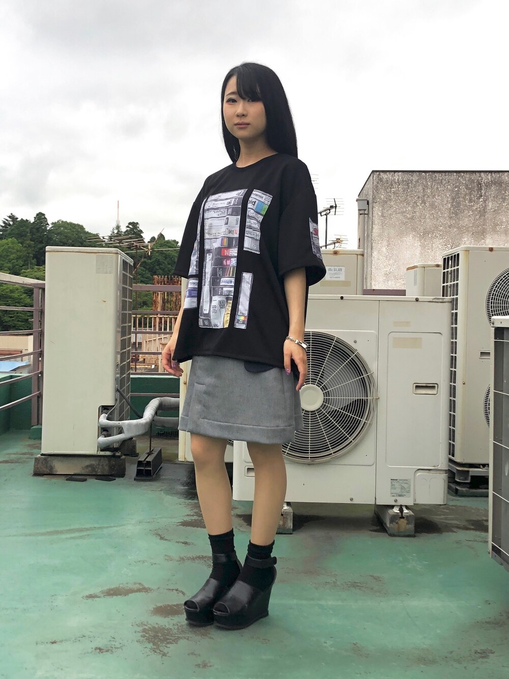 その他のTシャツ/カットソー、その他のブレスレットを着用したレディースの夏コーディネートの1枚目の写真