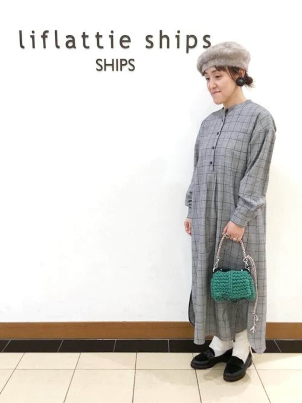 「ワンピース、ベレー帽、秋のコーデ、レギンス」｜「liflattie shipsのliflattie ships:チェックプルオーバーワンピース（ワンピース、ブラック系）」を使った、松田さん（レディース・156cm）の秋コーディネートの1枚目の写真