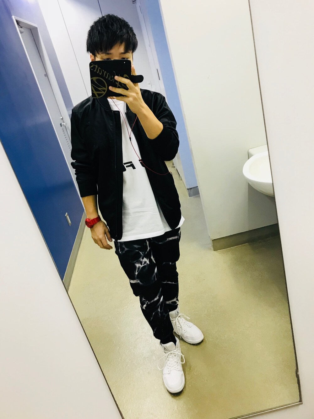 「今日の服、モノトーン、白黒、24karats、NIKE、Jordan、H&M」｜「H&Mのアイテム（ジャケット/アウター、ブラック系）」を使った、Takamiさん（メンズ・170cm）の秋コーディネートの1枚目の写真
