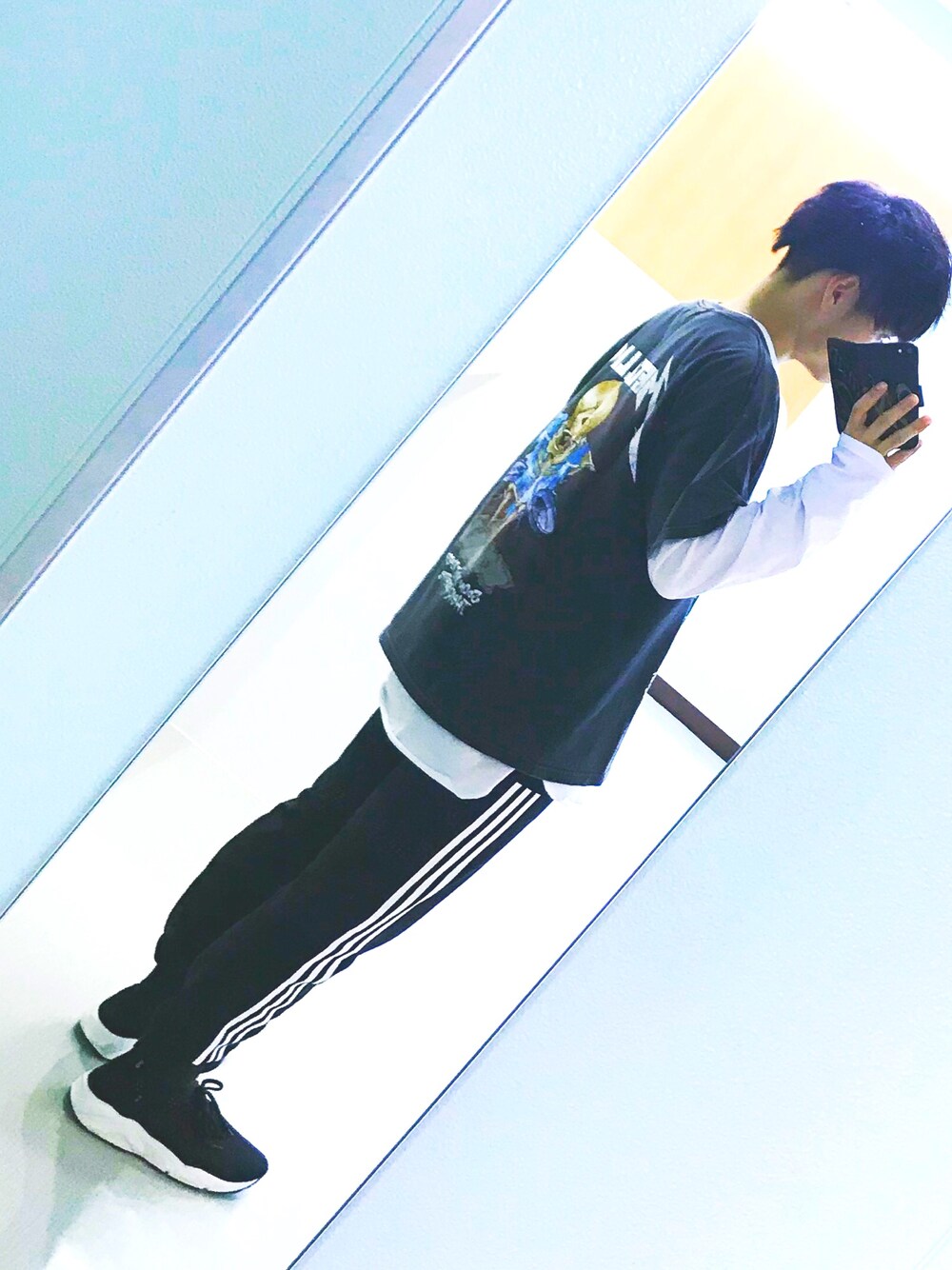 「METALLICA、CONTEMPORARY&STREET、SPINNS、adidas、Bershka、24karats、バンドT」｜「adidasのアイテム（パンツ、ブラック系）」を使った、Takamiさん（メンズ・170cm）の秋コーディネートの1枚目の写真