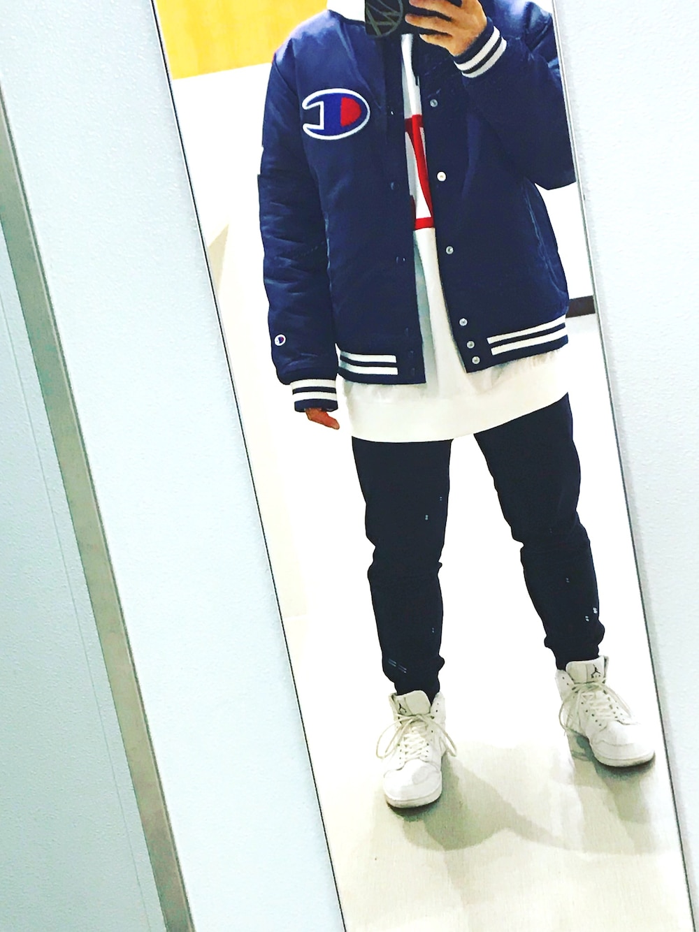 「Champion、Avail、UNIQLO、NIKE、Jordan、aj1」｜「ChampionのWEGO/Championナイロンスタジャン（スタジャン、ブルー系）」を使った、Takamiさん（メンズ・170cm）の冬コーディネートの1枚目の写真
