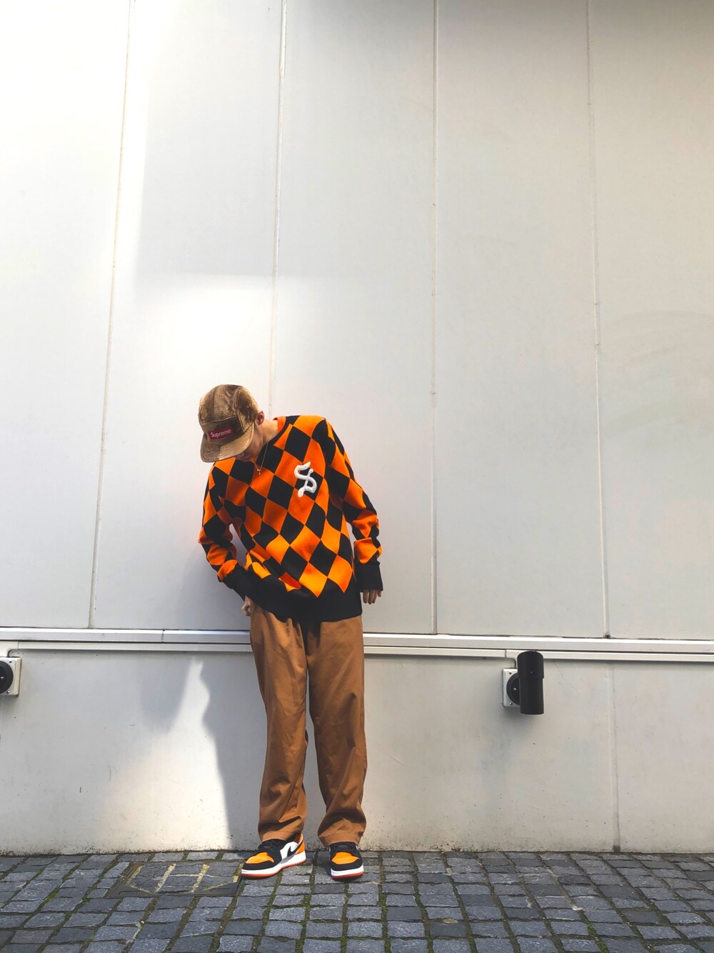 「おしゃれさんと繋がりたい、休日スタイル、スニーカー、ワイドパンツ、outfit、ストリート、ストリートMIX、ビックシルエット」｜「SubcietyのG-1 SWEATER（ニット/セーター、ブラック系）」を使った、tomnaoさん（メンズ・167cm）の春コーディネートの1枚目の写真