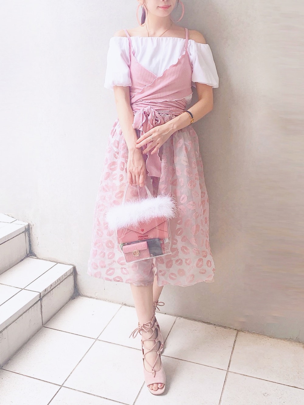 「lilLilly、リルリリー、LILICIOUS、リリシャス、pink、ピンクコーデ、リブトップス、リブキャミ、theVirgins、Chloe」｜「lilLillyの3wayリブマルチトップ（キャミソール、ピンク系）」を使った、mayuさん（レディース・160cm）の秋コーディネートの1枚目の写真
