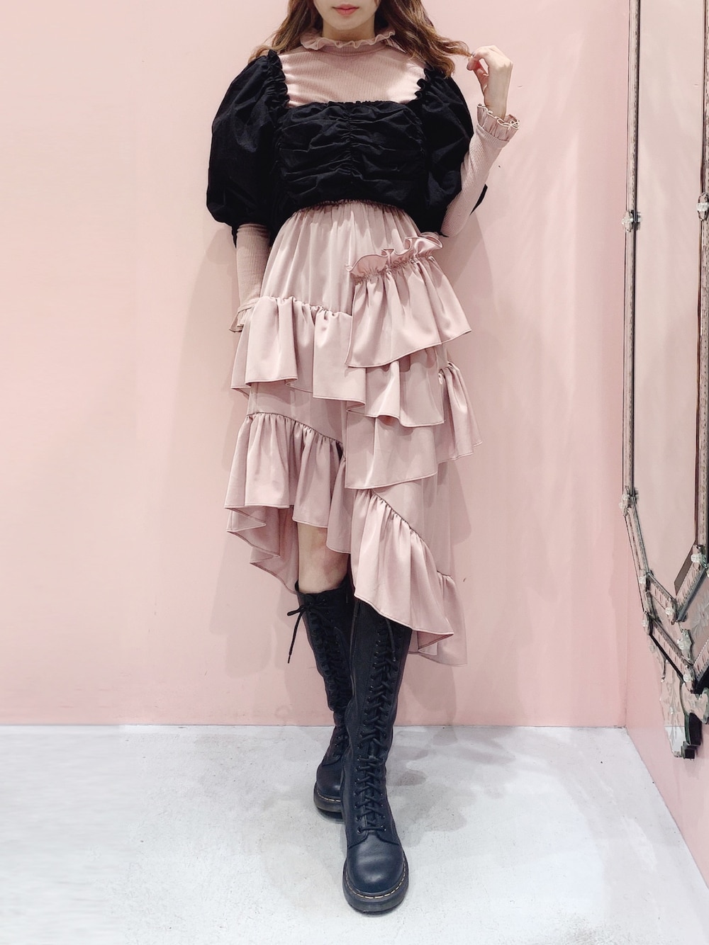 「lilLillyの2WAYブラウス（シャツ/ブラウス、ブラック系）」を使った、mayuさん（レディース・160cm）の冬コーディネートの1枚目の写真
