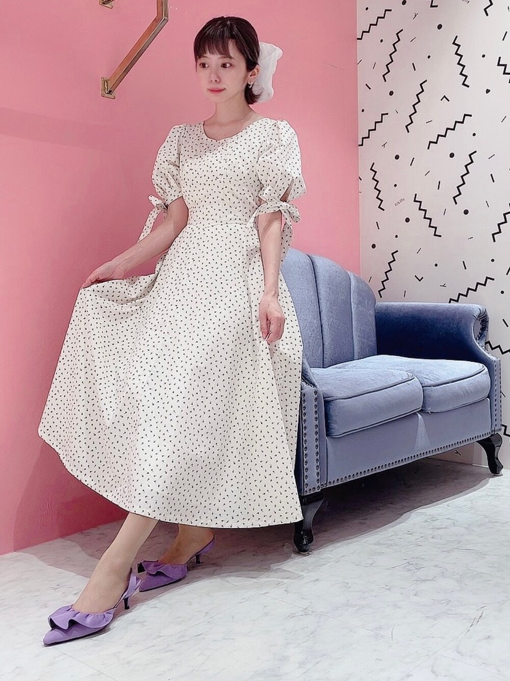 「lilLilly、リルリリー、pain、ペイン、花柄、花柄ワンピース、リボン、ビッグシュシュ、シュシュ、ロングワンピース」｜「PAINのフラワーリボンロングドレス（ワンピース、ブルー系）」を使った、mayuさん（レディース・160cm）の春コーディネートの1枚目の写真