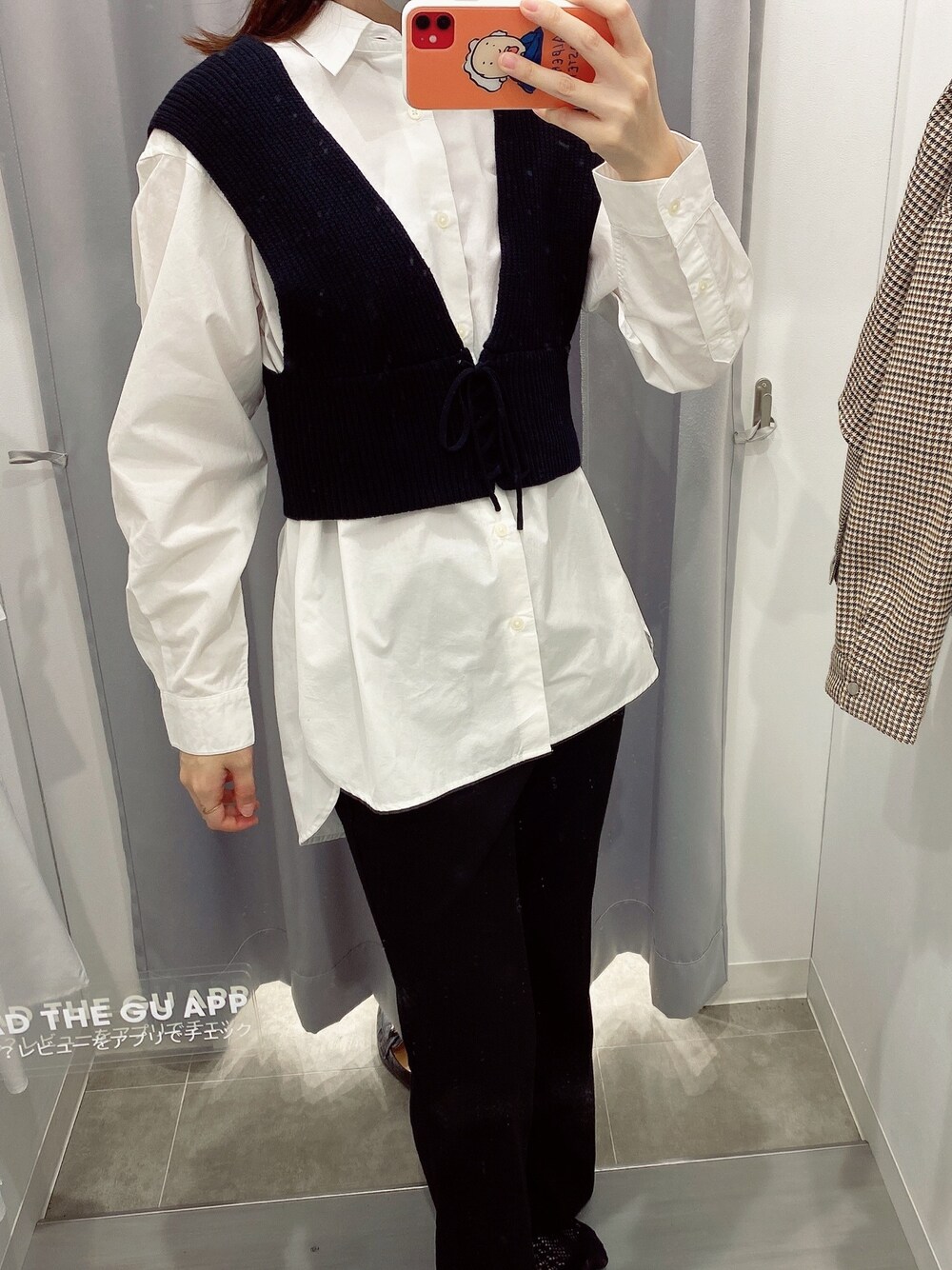 「#ビスチェ、シンプル、おしゃれさんと繋がりたい、GUコーデ」｜「GUのアイテム（シャツ/ブラウス、ホワイト系）」を使った、shiikaさん（レディース・166cm）の秋コーディネートの1枚目の写真