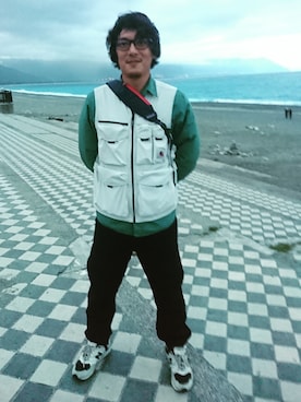 「Carhartt WIP（カーハートダブリューアイピー）のアイテム（チノパンツ）」を使った、蓋逆寧さん（メンズ・171cm）の秋コーディネート