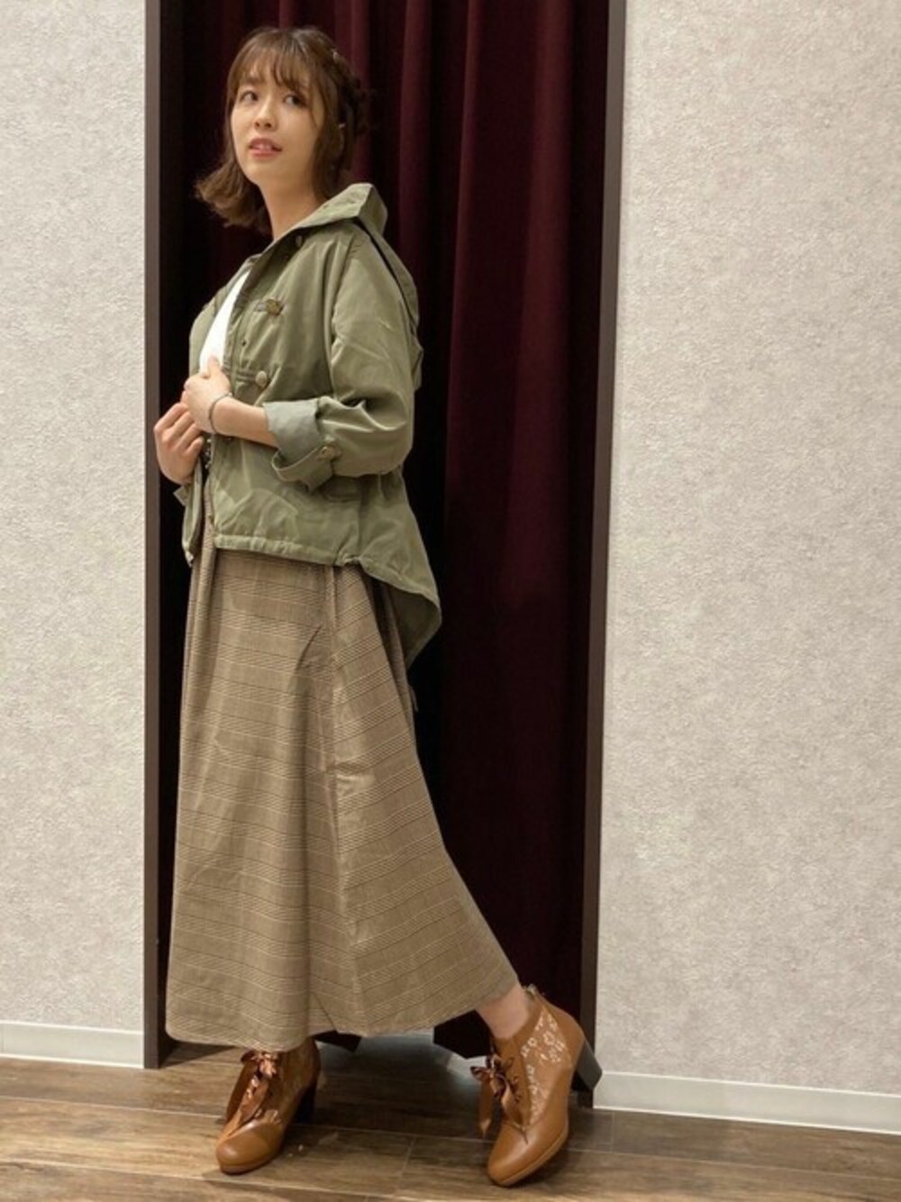 「マウンテンパーカー、パーカー、秋のコーデ、秋色、大人カジュアル、秋服、axes femme、秋、秋コーデ、秋服準備はじめました」｜「axes femmeのナポレオンマウンテンパーカー（その他アウター、グリーン系）」を使った、axes femmeさん（レディース・161cm）の秋コーディネートの1枚目の写真