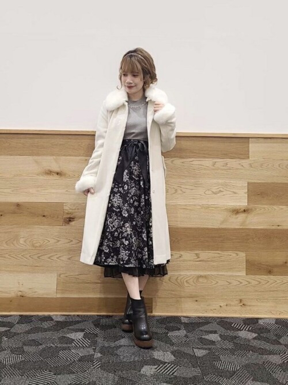 「きれいめコーディネート、キレイめ、お出かけコーデ、大人コーデ、大人女子、ootd、大人かわいい、秋冬、高身長女子、秋冬コーデ」｜「axes femmeのファー襟ロングコート（その他アウター、ホワイト系）」を使った、axes femmeさん（レディース・162cm）の冬コーディネートの1枚目の写真