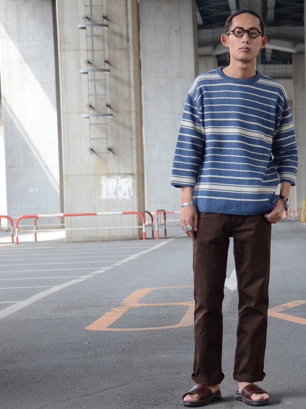 「春、ビッグシルエット、オトナカジュアル、outfit、はるコーデ、丸メガネ、メガネ男子、ネイティブ柄、SCHOTT、Schott TOKYO-BAY」｜「schottのSchott/ショット/JONES/メガネ 日本製（サングラス、ブラウン系）」を使った、Renさん（メンズ・176cm）の春コーディネートの1枚目の写真