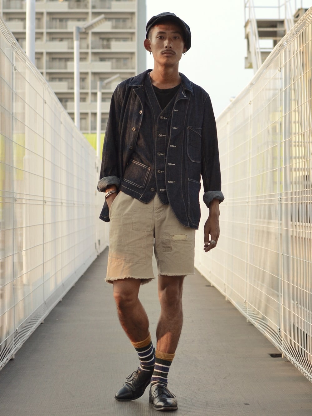 「夏のボーダーフェス、おしゃれさんと繋がりたい、今日のコーデ、夏、デニム、ボーダー、短パン、タックイン、SCHOTT、Schott TOKYO-BAY」｜「schottのSchott/ショット/OLD DENIM WORK JACKET/オールド デニム ワークジャケット カバーオール（カバーオール、ブルー系）」を使った、Renさん（メンズ・176cm）の夏コーディネートの1枚目の写真