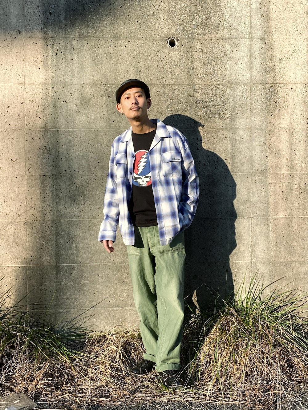 「カジュアル、ラフ、レースアップシューズ、ゆるコーデ、ストリートMIX、ベイカーパンツ、アメカジコーデ、ファッションの力を信じよう、SCHOTT、Schott TOKYO-BAY」｜「schottのSchott/ショット/HUNTING COWHIDE 1900/ハンチング（ハンチング/ベレー帽、ブラック系）」を使った、Renさん（メンズ・176cm）の冬コーディネートの1枚目の写真