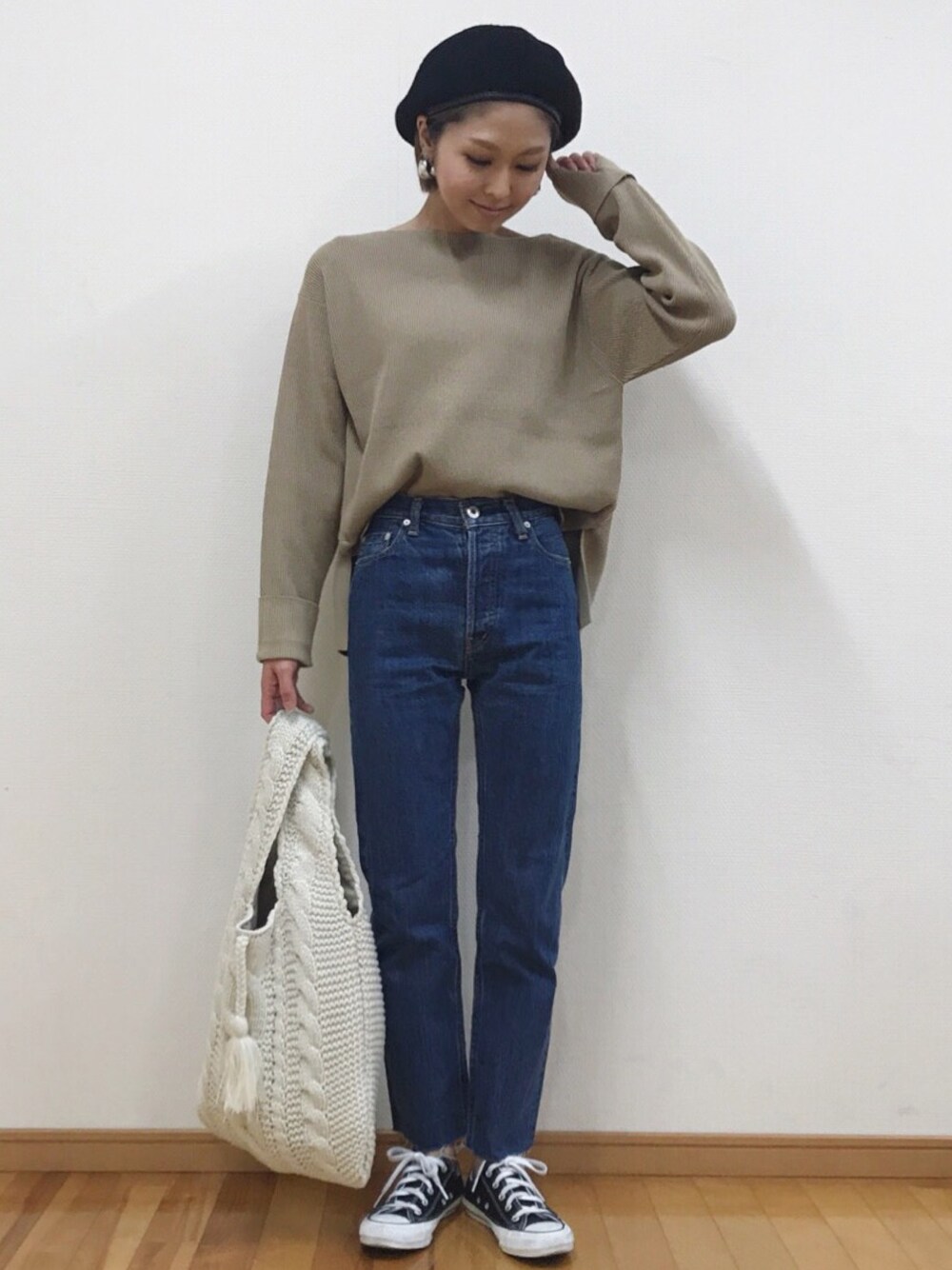 「オトナカジュアル、秋冬、ニット、ootd、低身長、カジュアル、コンバース、デニムパンツ、ベレー帽、ラクチンコーデ」｜「BEAUTY&YOUTH UNITED ARROWSのBY∴ 畦リブボートネックニット -手洗い可能-（ニット/セーター、ベージュ系）」を使った、manaさん（レディース・156cm）の秋コーディネートの1枚目の写真