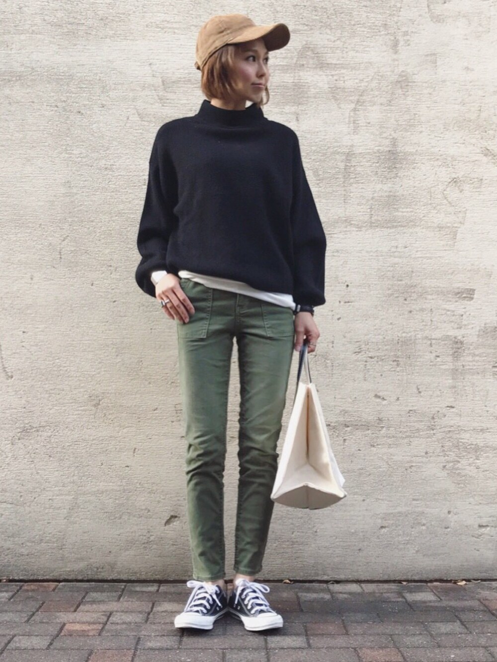 manaさんの「VOLUME SLEEVE COZY KNIT（MOUSSY）」を使ったコーディネート