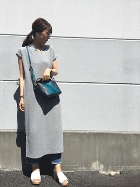 「CHARLES & KEITH（チャールズ & キース）のアイテム（スリッポン）」を使った、MARINAさん（レディース・165cm）の夏コーディネート