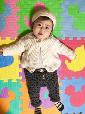 「no brand（ノーブランド）のアイテム（カーディガン/ボレロ、ホワイト系）」を使った、Hannah｡.:*♡Sophiaさん（キッズ）の冬コーディネート