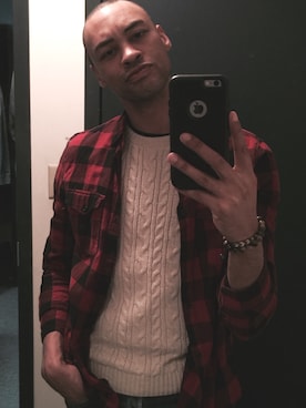 「TOPMAN（トップマン）のアイテム（ニット/セーター）」を使った、Chris Basilさん（メンズ・185cm）の冬コーディネート