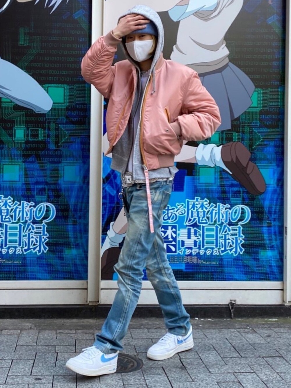 「これが私をアゲる服、休日コーデ、秋冬コーデ、デニム、デニムパンツ、スニーカー、AF1」｜「Acne Studiosのアイテム（ニットキャップ/ビーニー、ホワイト系）」を使った、Kosei Yutakaさん（メンズ・171cm）の春コーディネートの1枚目の写真