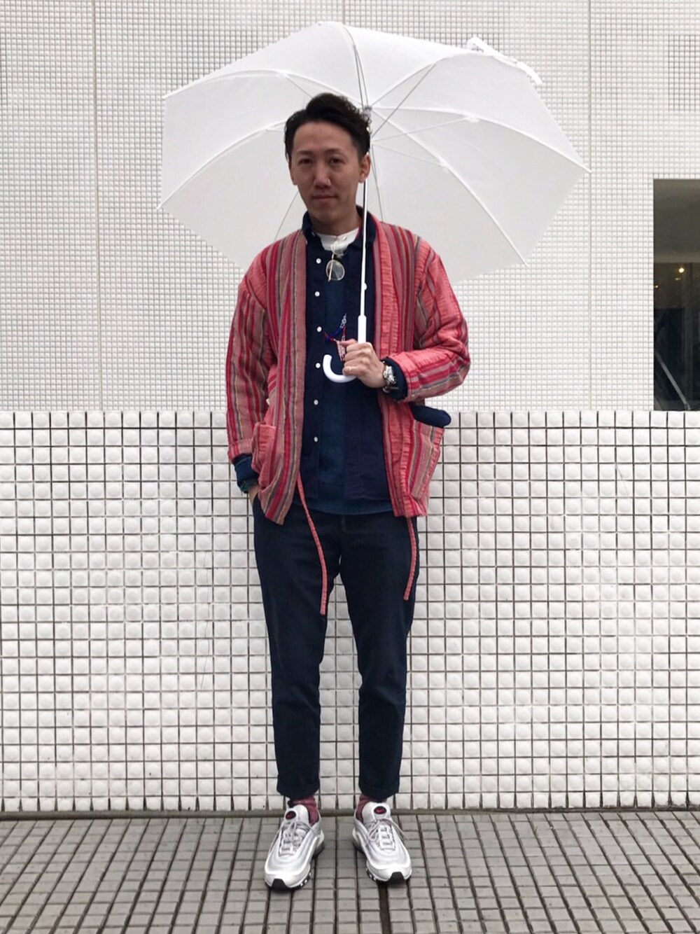 「UNITED ARROWS & SONS、BEAUTY&YOUTH UNITED ARROWS、UNIQLO、nikesportswear、AIR JORDAN、NIKE AIR MAX、air max 97、mensfashion」｜「UNITED ARROWS & SONSのアイテム（ノーカラージャケット、ピンク系）」を使った、Jeed S. さん（メンズ・180cm）の春コーディネートの1枚目の写真