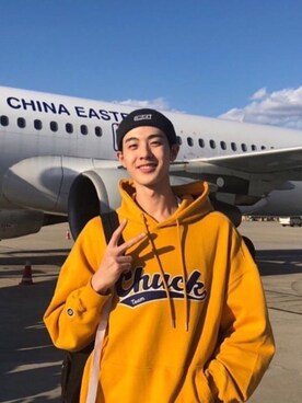 「CHUCK（チャック）のアイテム」を使った、KONVINIさん（メンズ・178cm）の秋コーディネート