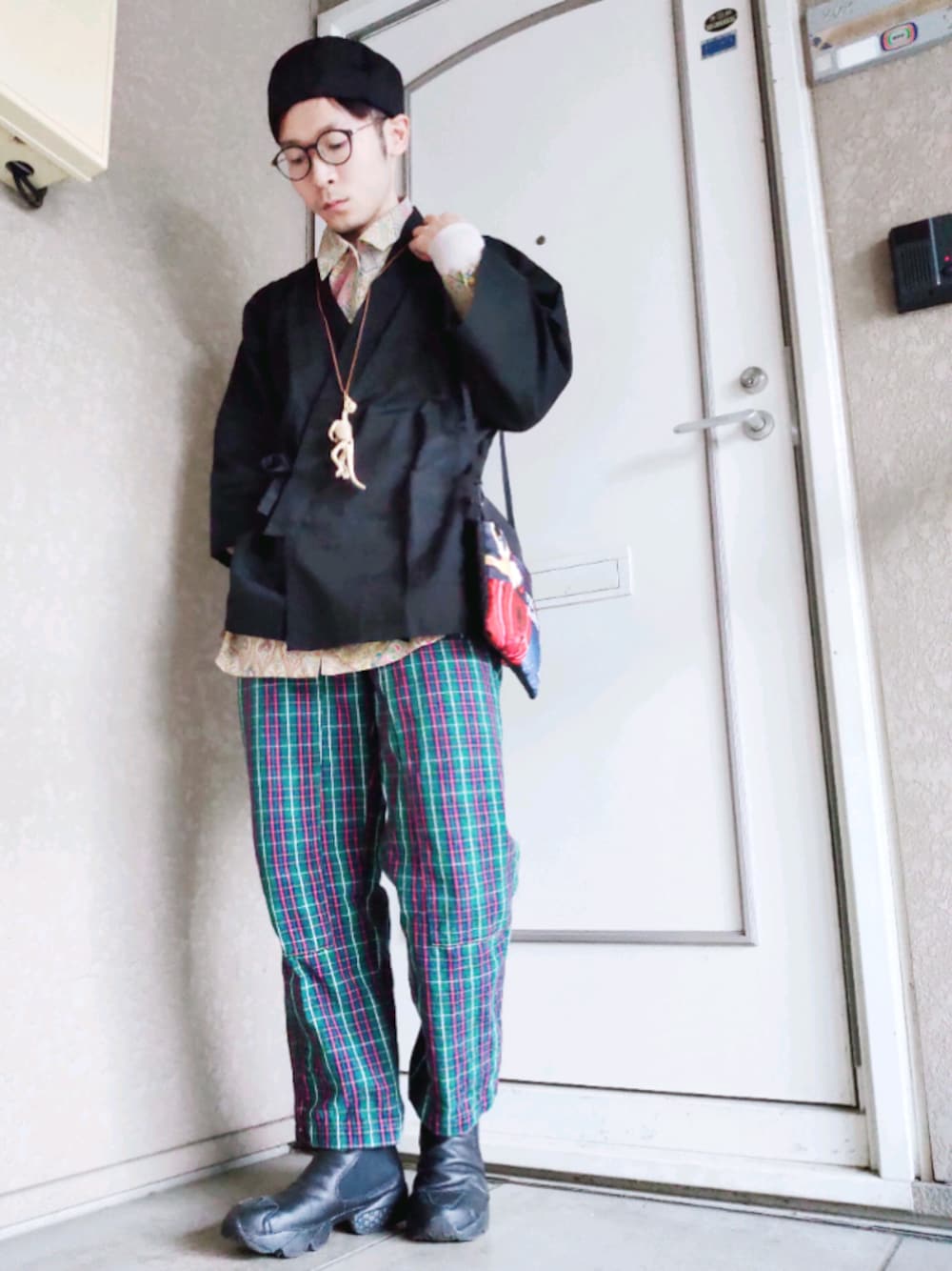 「春コーデ、休日スタイル、休日コーデ、ユニクロ、低身長コーデ、低身長、古着、古着MIX、作務衣、GU」｜「LAKOLEのワッシャーナイロンベレー帽 / LAKOLE（ハンチング/ベレー帽、ブラック系）」を使った、凜ノ助さん（メンズ・165cm）の春コーディネートの1枚目の写真