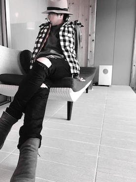 「MONCLER V（モンクレールブイ）のアイテム」を使った、YMDMさん（メンズ・171cm）の冬コーディネート