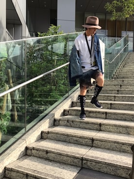 「OFF-WHITE」｜「アイテム（デニムジャケット）」を使った、YMDMさん（メンズ・171cm）の秋コーディネート