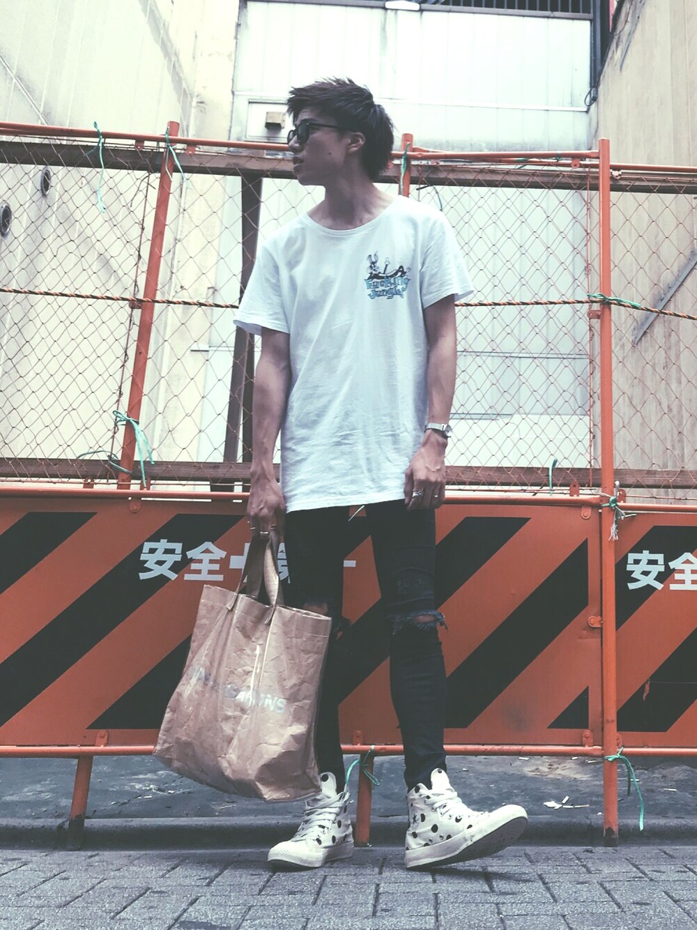 「夏コーデ、シンプル、FR2、ストリート、黒スキニー、COMME des GARCONS、スニーカー、スポーツミックス、おしゃれさんと繋がりたい」｜「TOM FORDのトムフォード FT9313-01A-57（サングラス、ブラック系）」を使った、KEY🗝さん（メンズ・170cm）の夏コーディネートの1枚目の写真