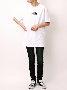 「THE NORTH FACE（ザノースフェイス）のアイテム（Tシャツ/カットソー）」を使った、ROCKSTE【公式アカウント】さん（レディース・166cm）の夏コーディネート
